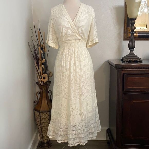 FARM Rio Dresses & Skirts - Farm Rio Anthropologie Devore V-Neck Maxi Dress Ivory Size LP